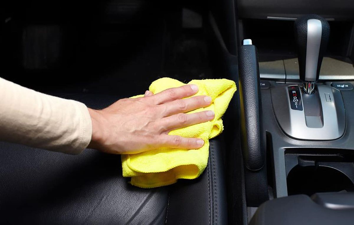 Eco-friendly car cleaning spray